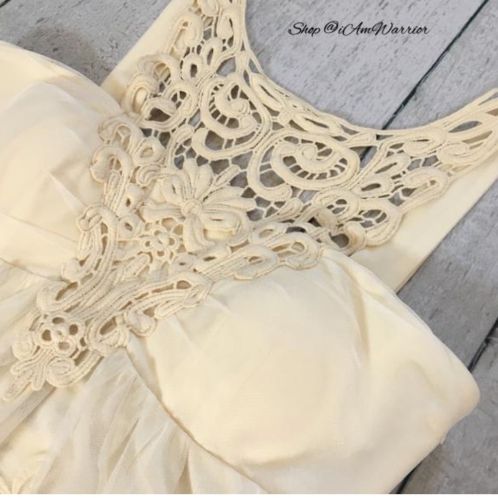 Boston Proper
Crochet Lace Cream Top - Picture 8 of 13